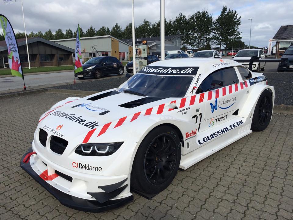 Der har ikke været tid til at male raceren, så den optræder i den kendte hvide farve, og med nummer 31, præcis som i Nicki i Yokohama SuperCup
(Foto: Kristensen Motorsport)